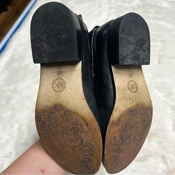 Michael Kors black Arley leather booties‎ with gold detail - Picture 4 of 4